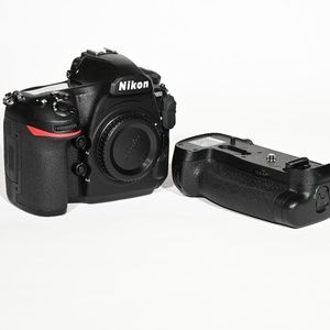 Nikon D850 DSLR camera w/ battery grip (#1)